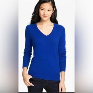 Halogen 100% cashmere VNeck Blue Sweater